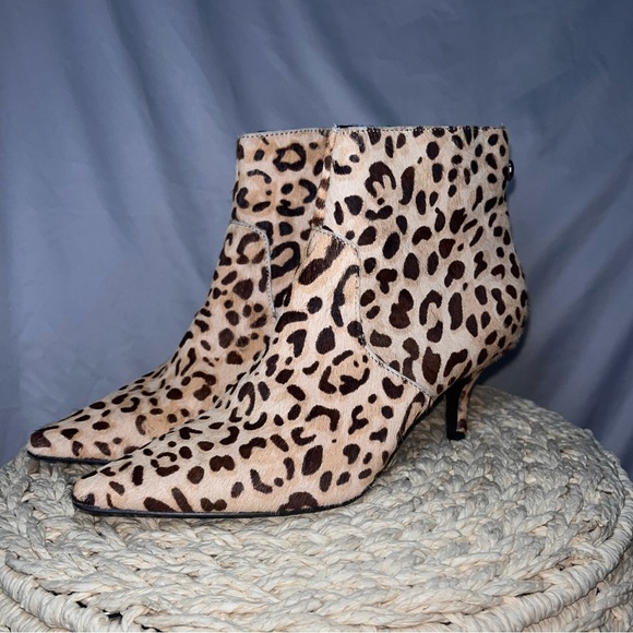 Steve Madden Leopard Cow Hair Ankle Boots Women’s 6.5M Pointed Toe Kitten Heel - Picture 5 of 8